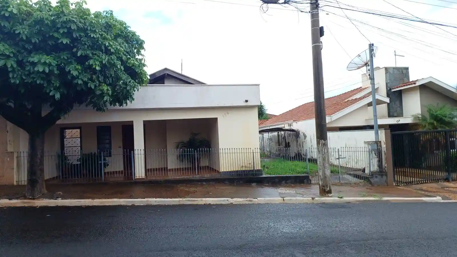 Casa com 2 quartos à venda, 256m² — foto 1 de 12