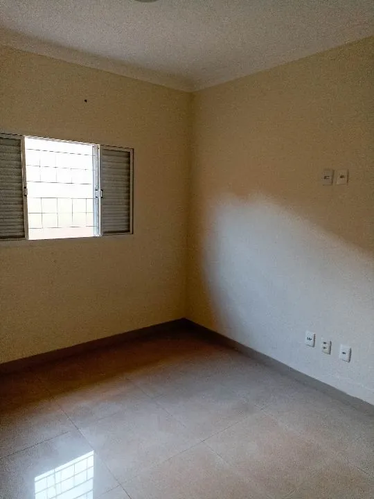 Casa à venda — foto 3 de 14