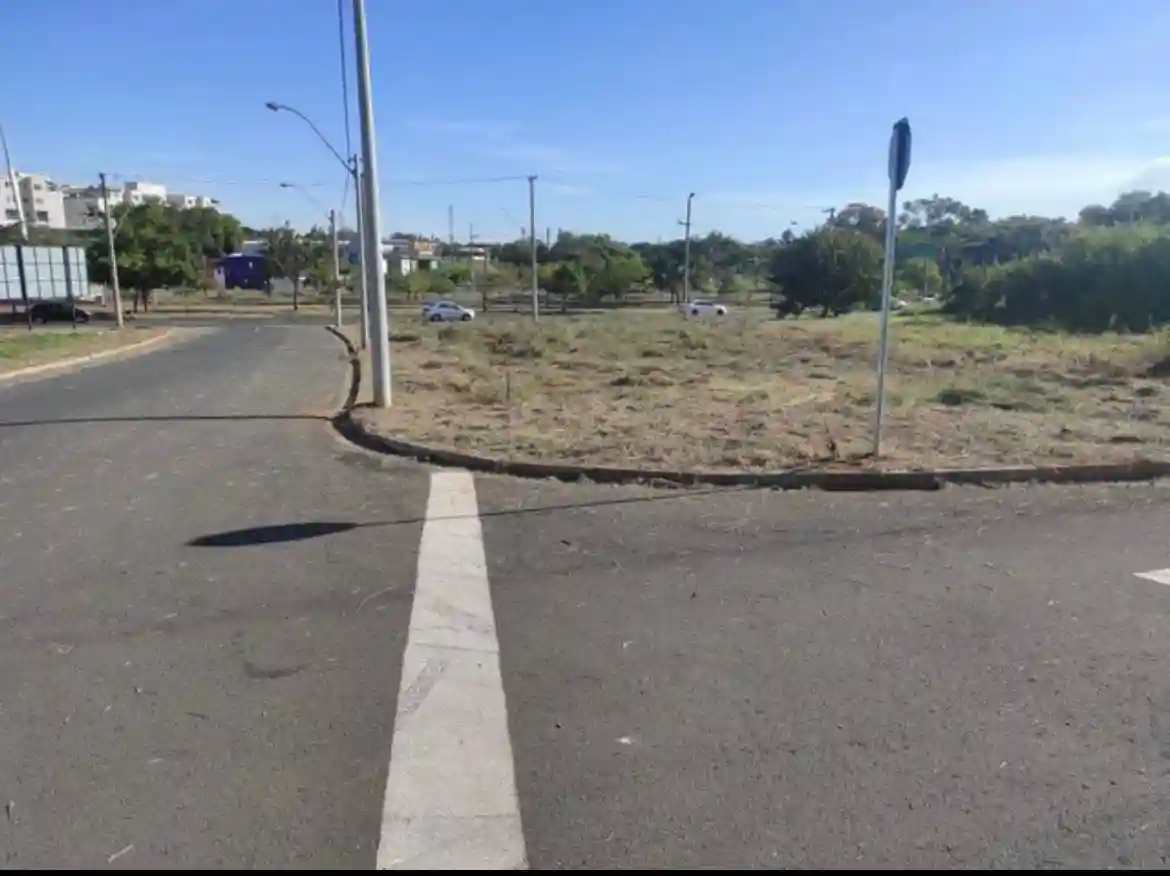 Terreno / Lote / Condomínio  à venda, 1217m² — foto 1 de 1