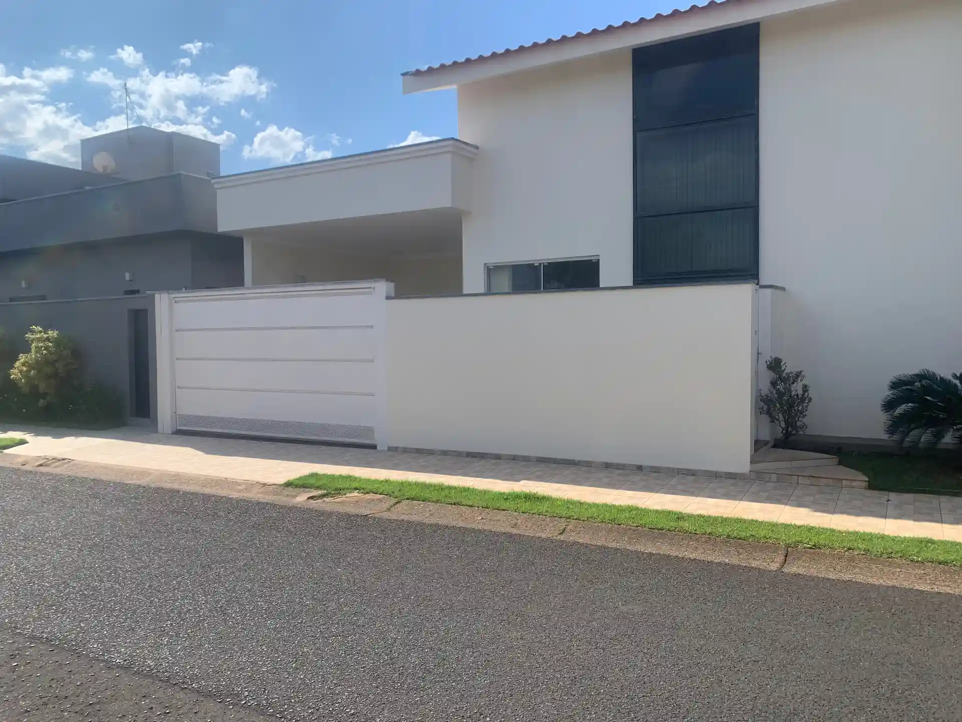 Casa de Condomínio com 5 quartos à venda, 200m² — foto 2 de 49
