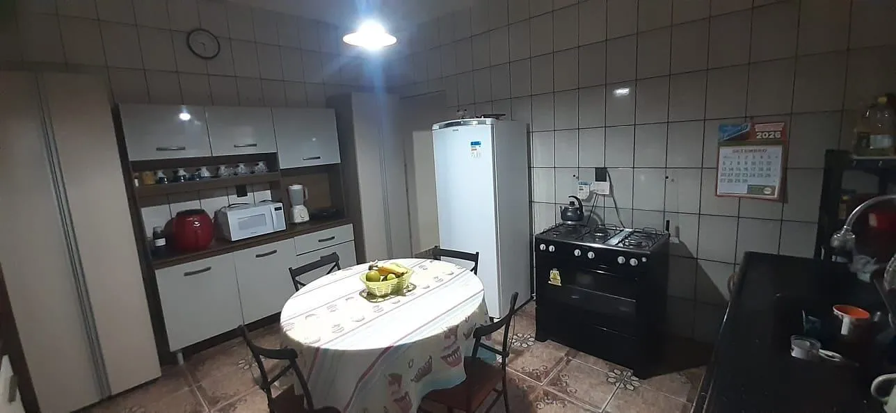 Casa com 3 quartos à venda, 180m² — foto 10 de 14