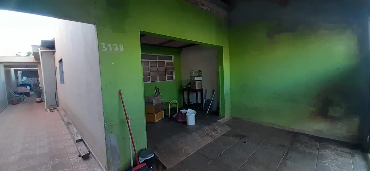 Casa com 3 quartos à venda, 180m² — foto 2 de 14