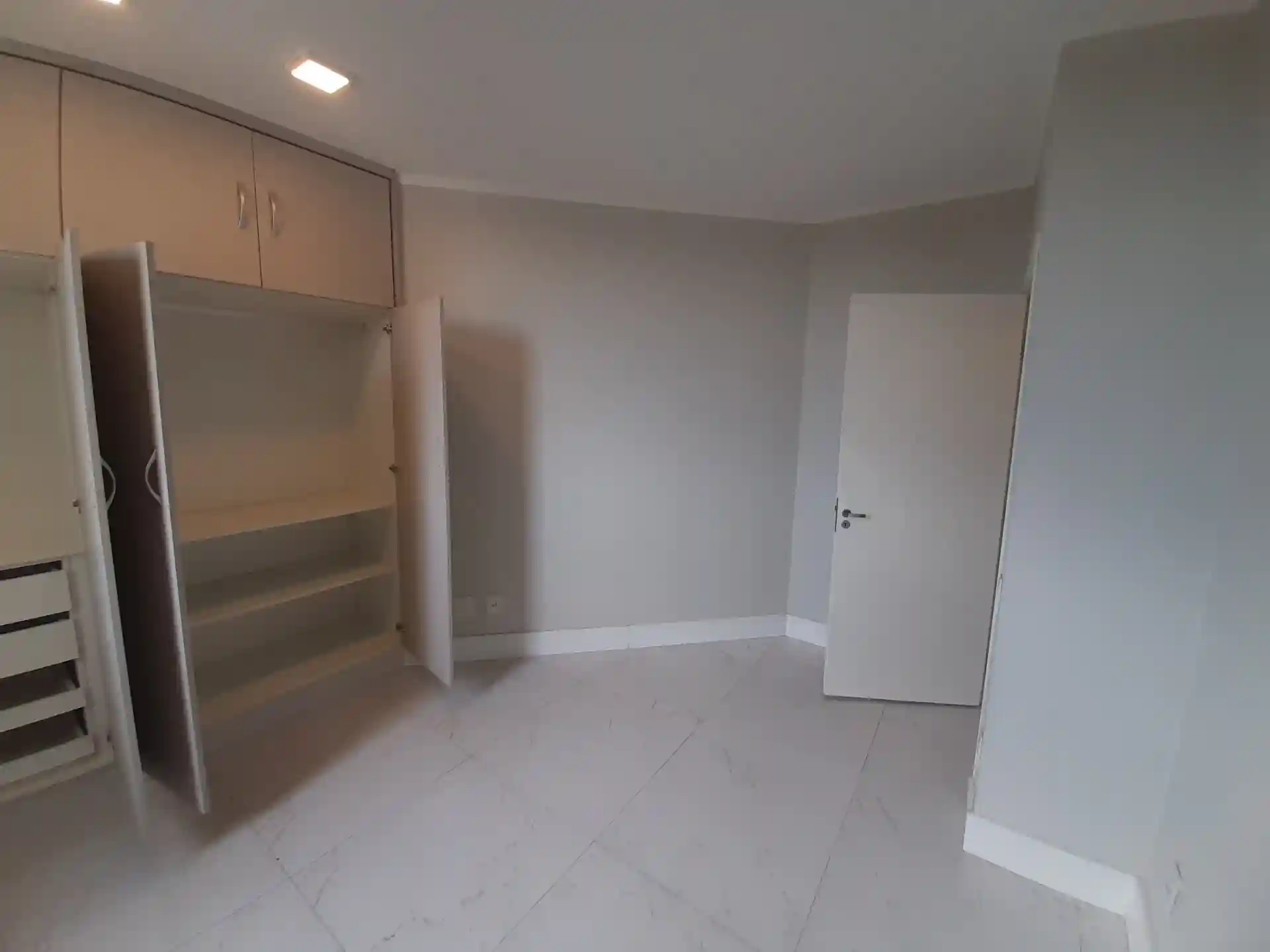Apartamento com 3 quartos à venda, 200m² — foto 9 de 37
