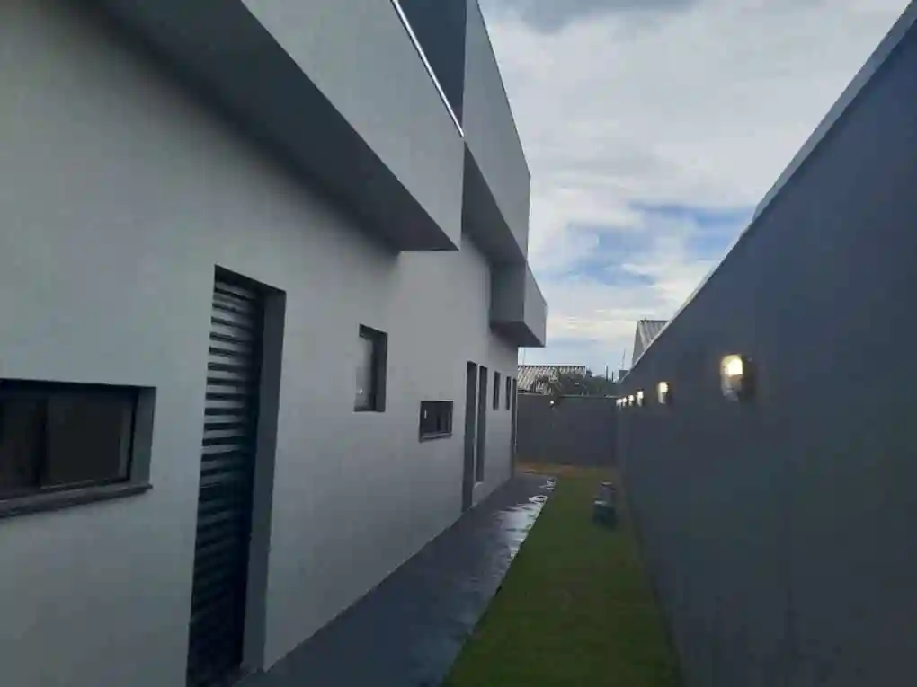 Casa com 3 quartos à venda, 210m² — foto 3 de 18