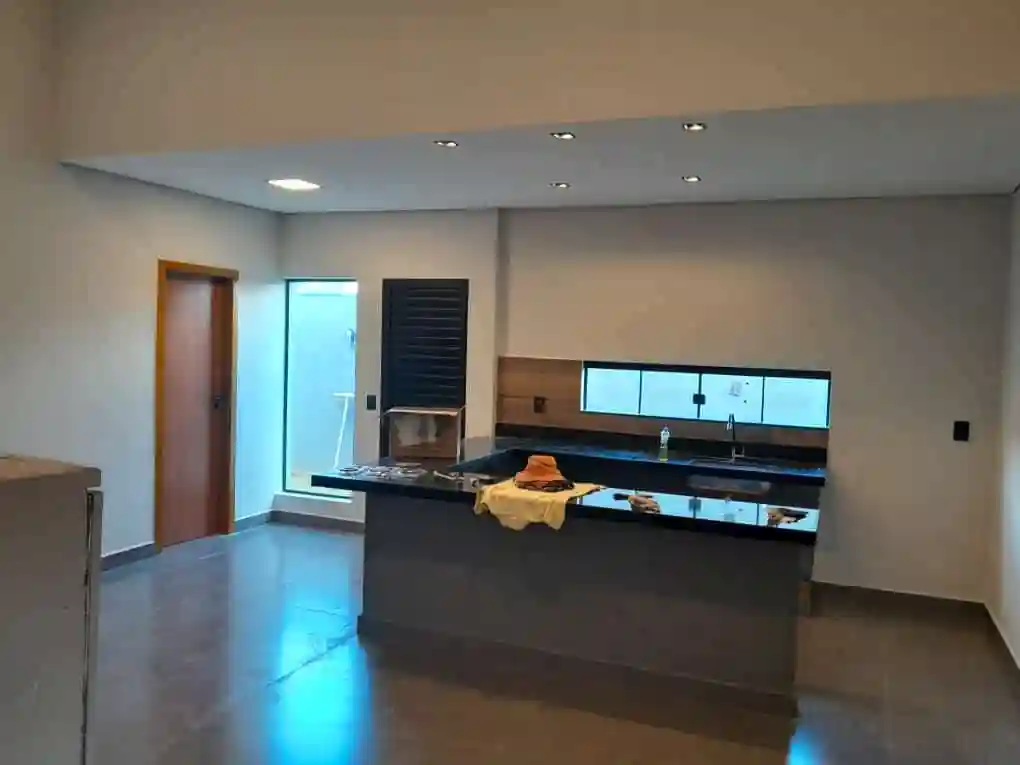 Casa com 3 quartos à venda, 210m² — foto 13 de 18