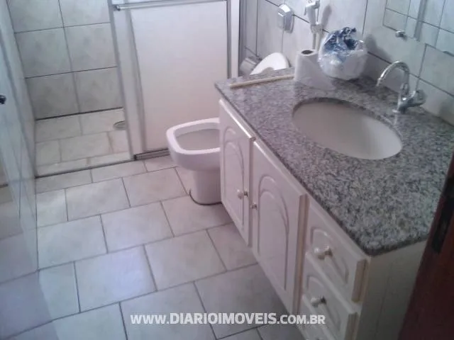 Casa à venda — foto 3 de 3