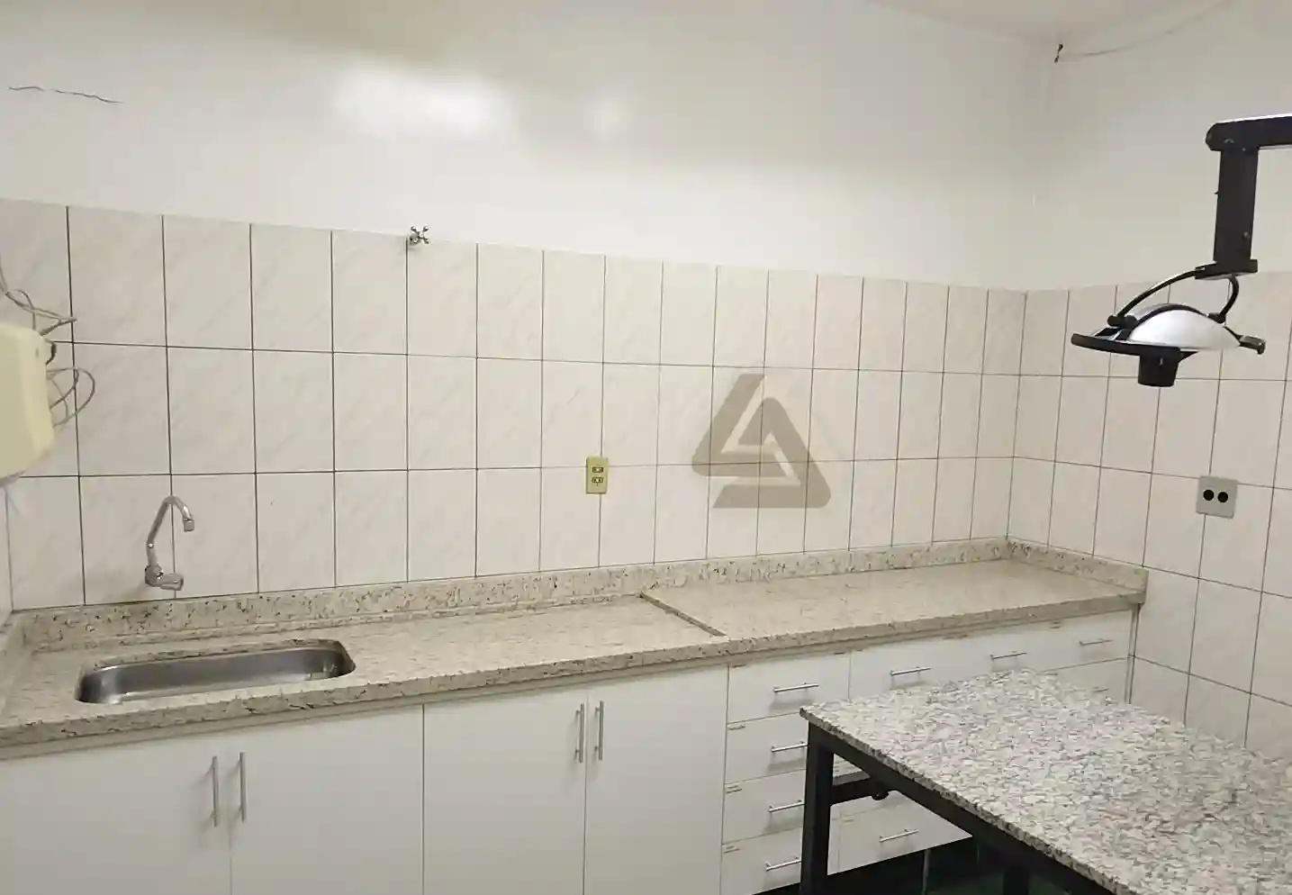 Conjunto Comercial / Sala com 6 quartos para aluguel, 161m² — foto 4 de 12