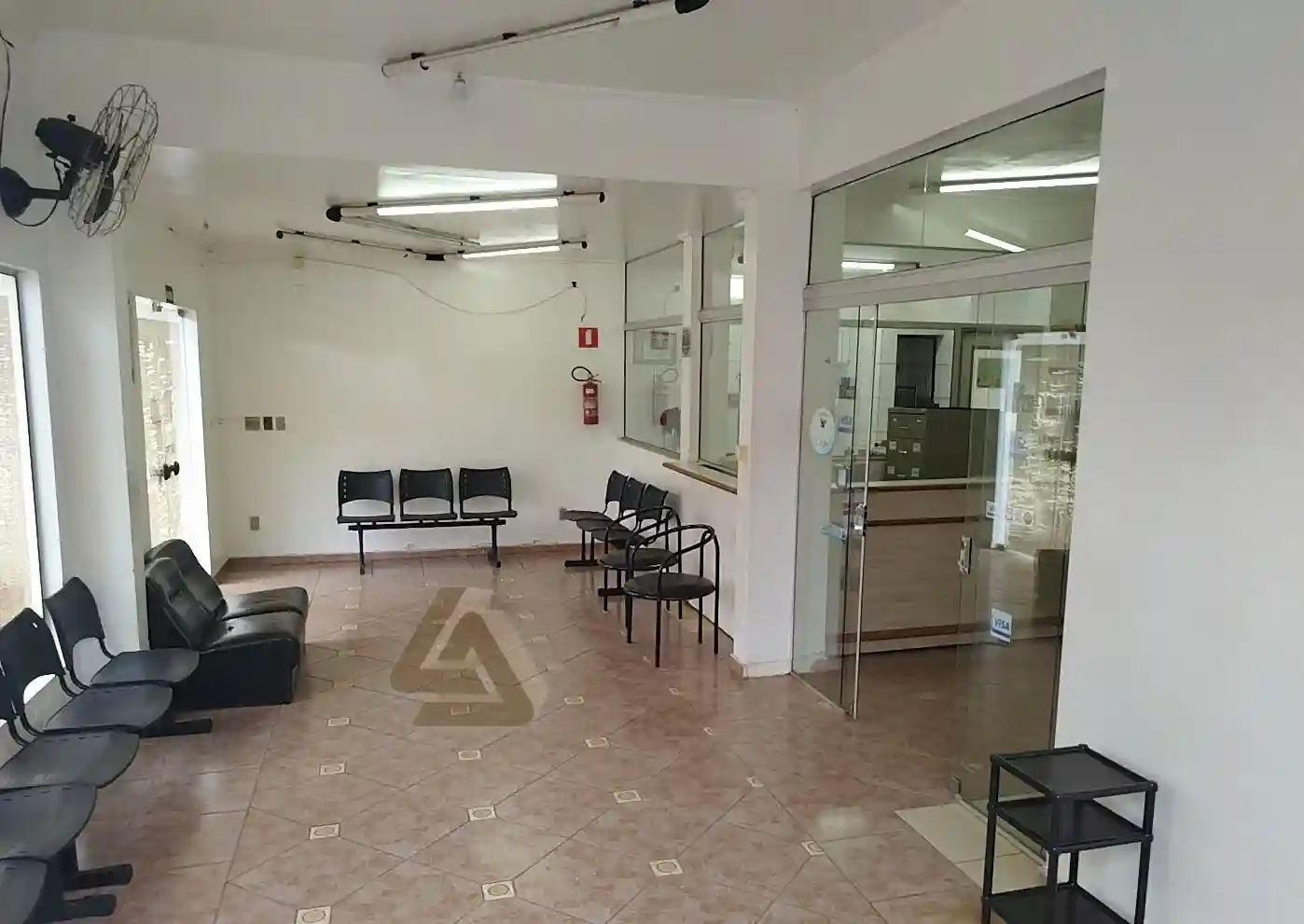Conjunto Comercial / Sala com 6 quartos para aluguel, 161m² — foto 1 de 12