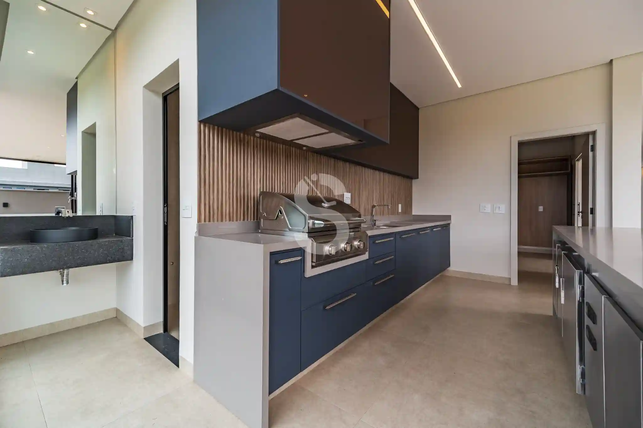 Casa de Condomínio com 4 quartos à venda, 450m² — foto 17 de 40