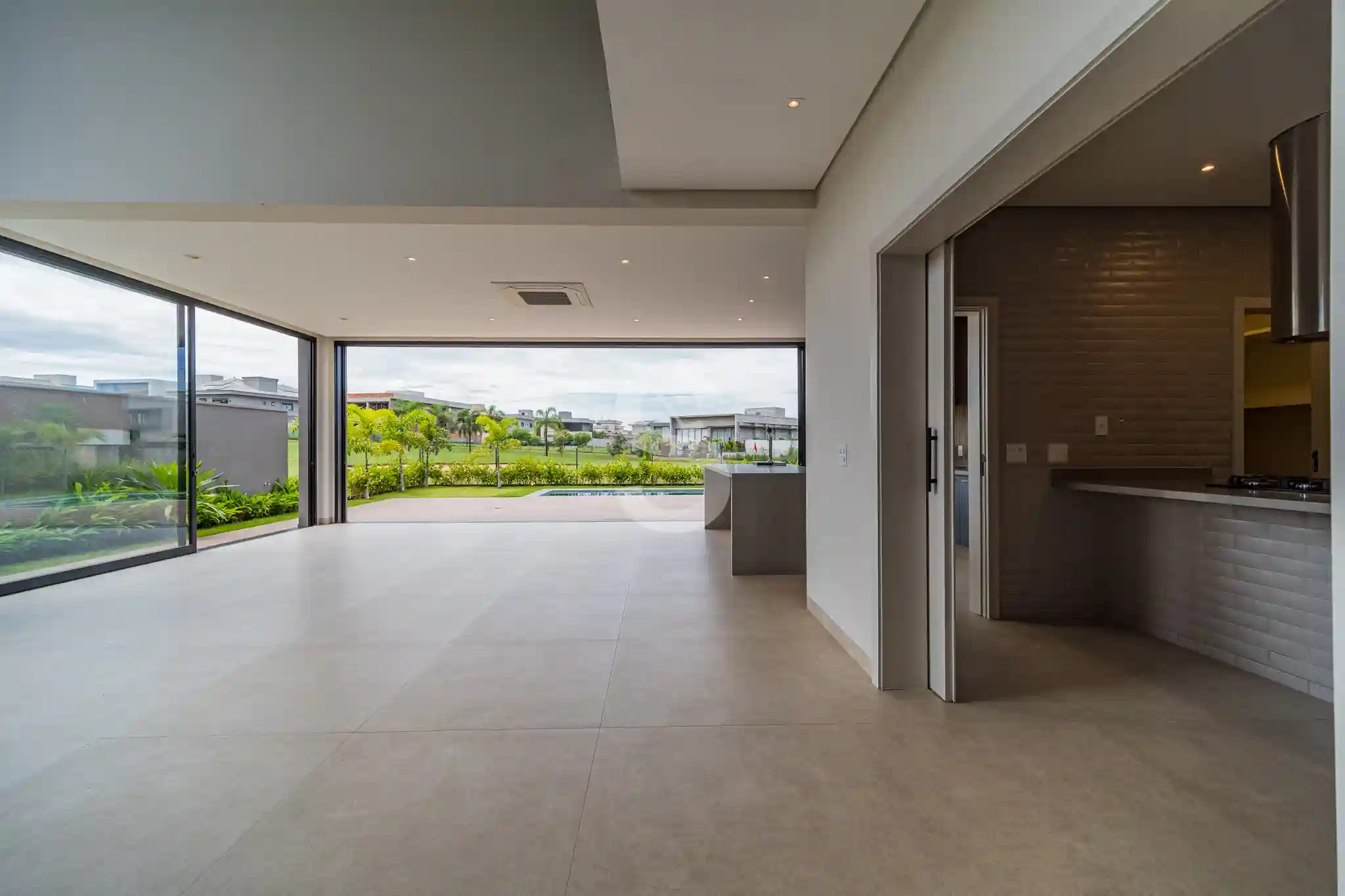 Casa de Condomínio com 4 quartos à venda, 450m² — foto 7 de 40