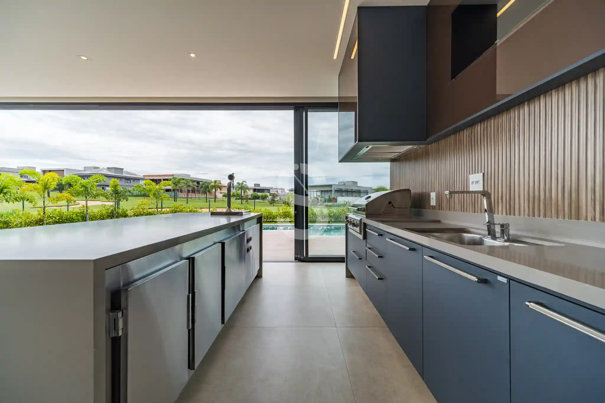 Casa de Condomínio com 4 quartos à venda, 450m² — foto 18 de 40
