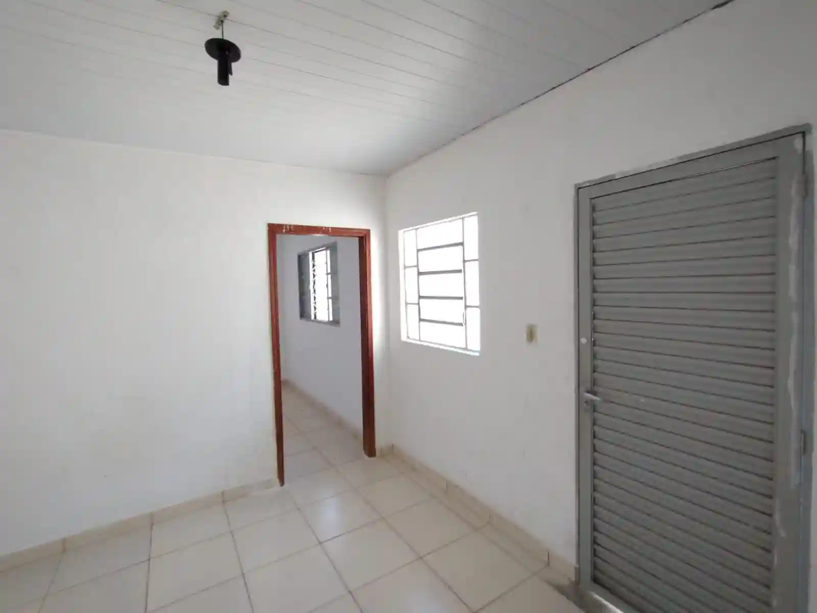 Casa com 1 quarto para aluguel, 30m² — foto 2 de 6