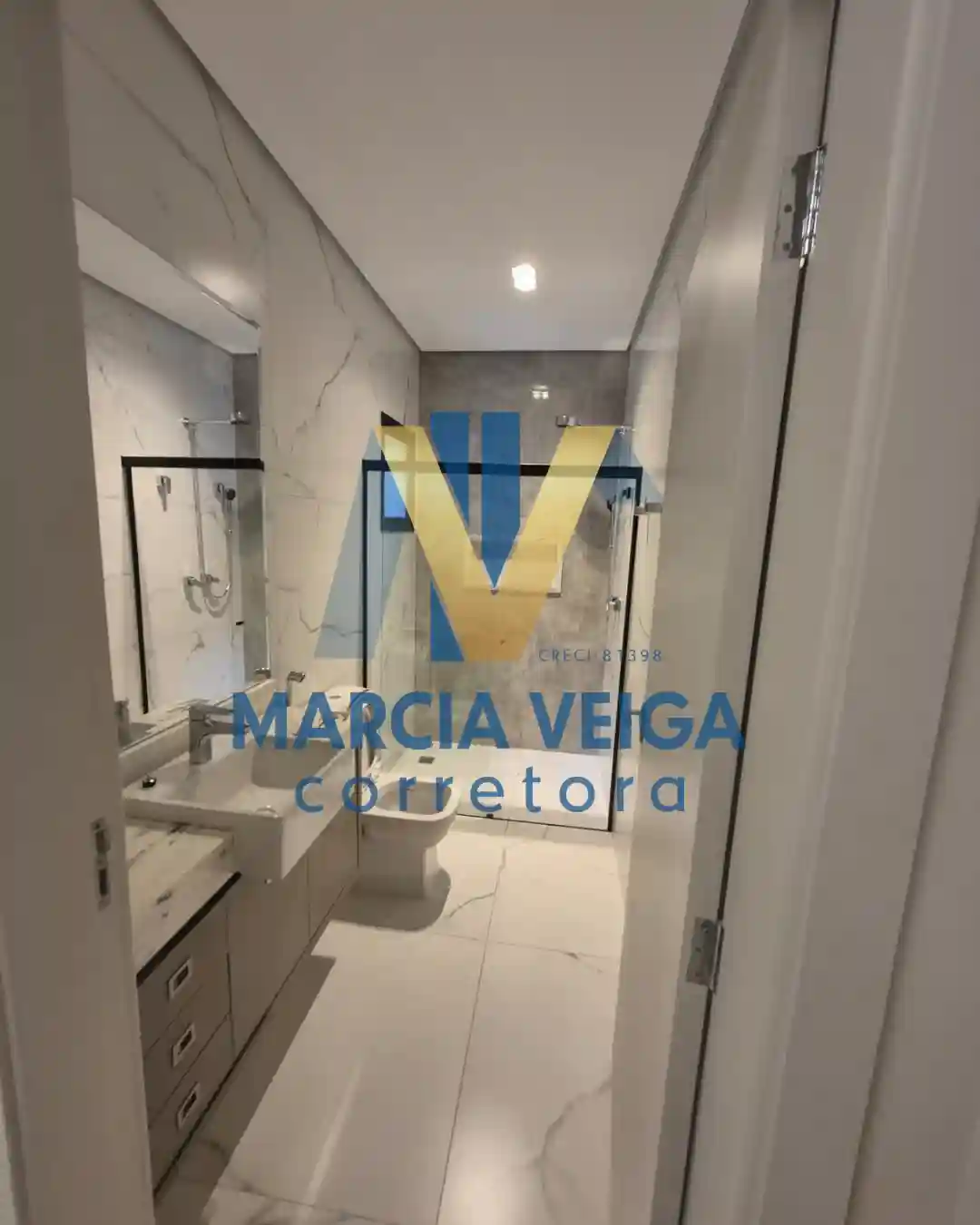 Casa de Condomínio com 3 quartos para aluguel, 335m² — foto 18 de 31