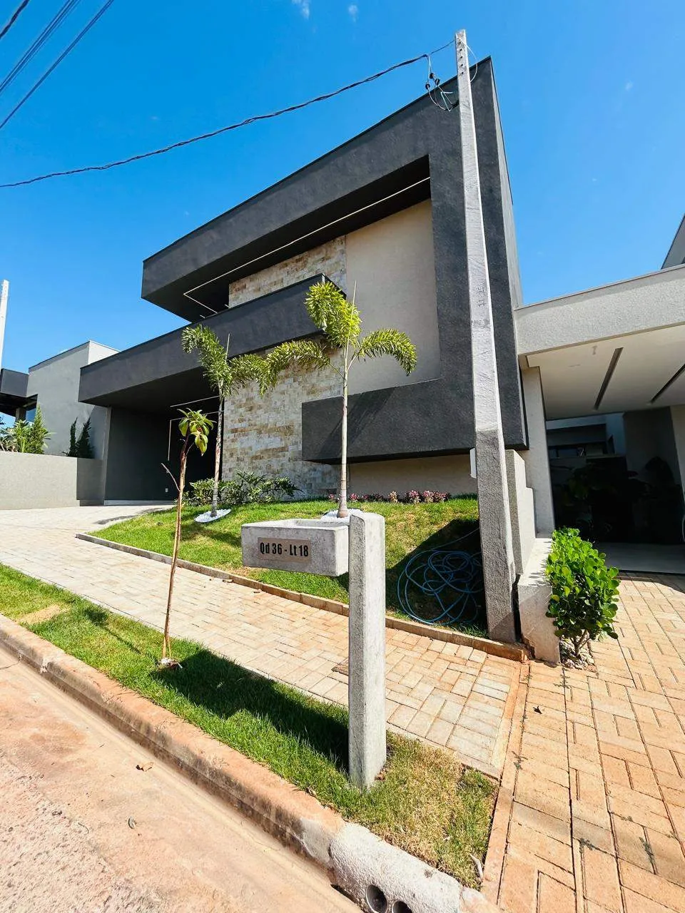 Casa de Condomínio com 3 quartos à venda, 276m² — foto 1 de 41