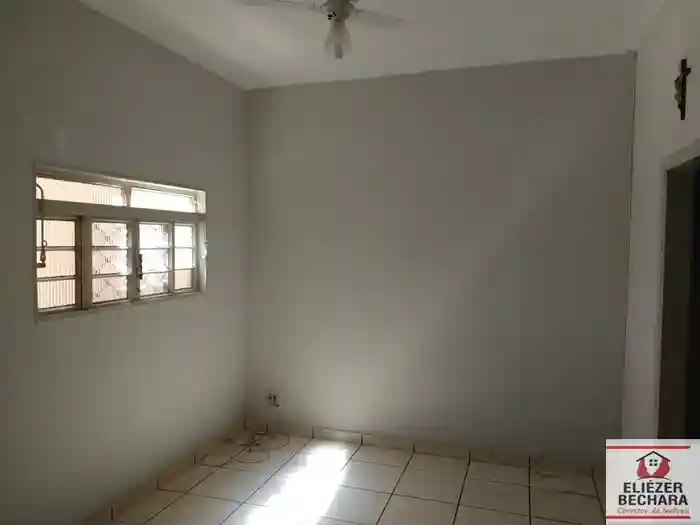 Casa com 3 quartos à venda, 150m² — foto 1 de 47
