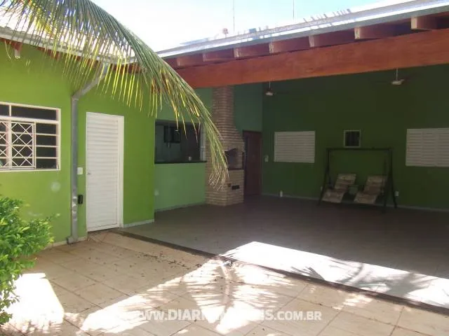 Casa à venda — foto 2 de 2