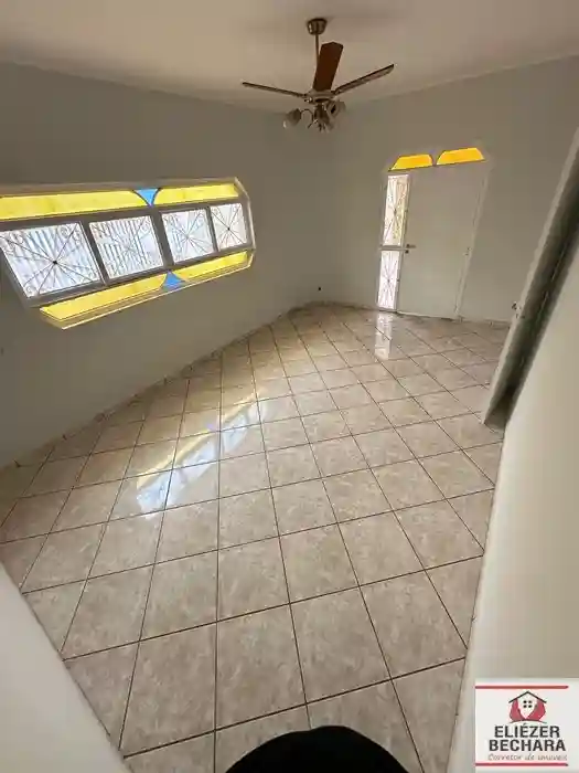Casa com 3 quartos à venda, 210m² — foto 1 de 26