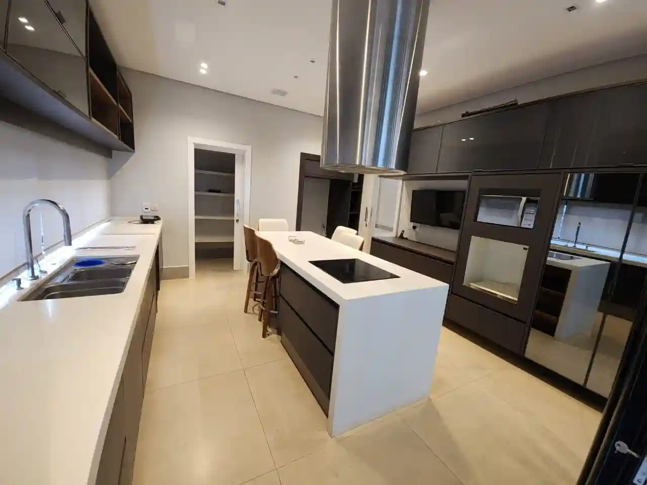 Casa de Condomínio  à venda, 540m² — foto 14 de 53
