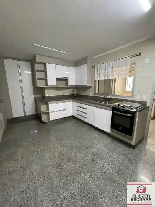 Apartamento com 3 quartos à venda, 180m² — foto 2 de 18