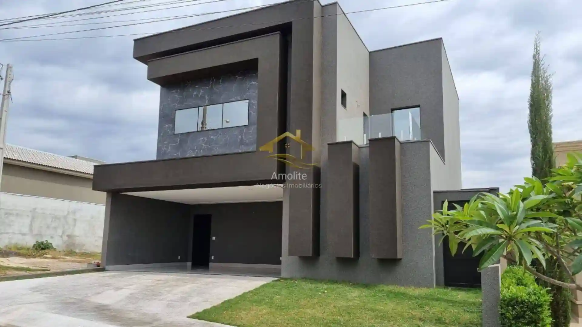 Casa de Condomínio com 3 quartos à venda, 250m² — foto 1 de 40