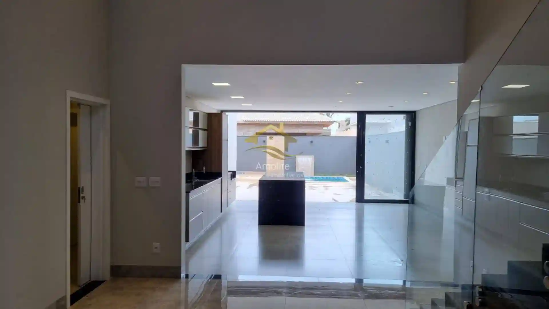 Casa de Condomínio com 3 quartos à venda, 250m² — foto 3 de 40