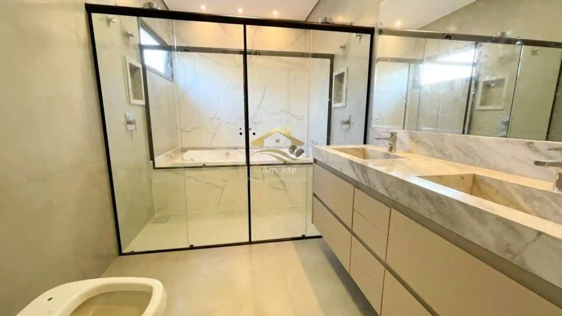 Casa de Condomínio com 3 quartos à venda, 250m² — foto 29 de 40