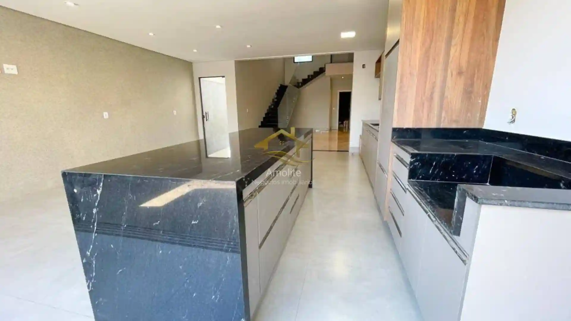 Casa de Condomínio com 3 quartos à venda, 250m² — foto 21 de 40