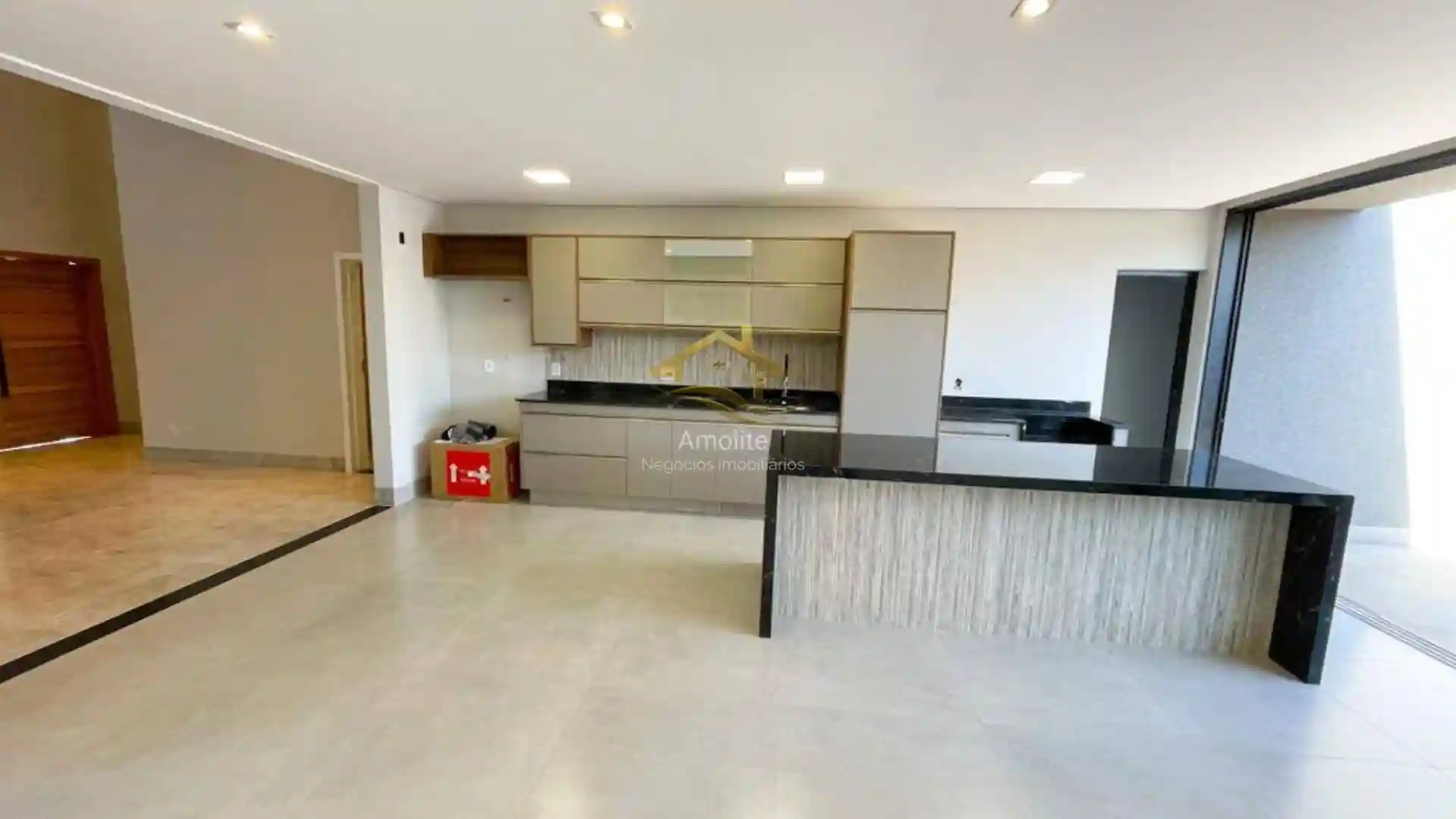Casa de Condomínio com 3 quartos à venda, 250m² — foto 14 de 40