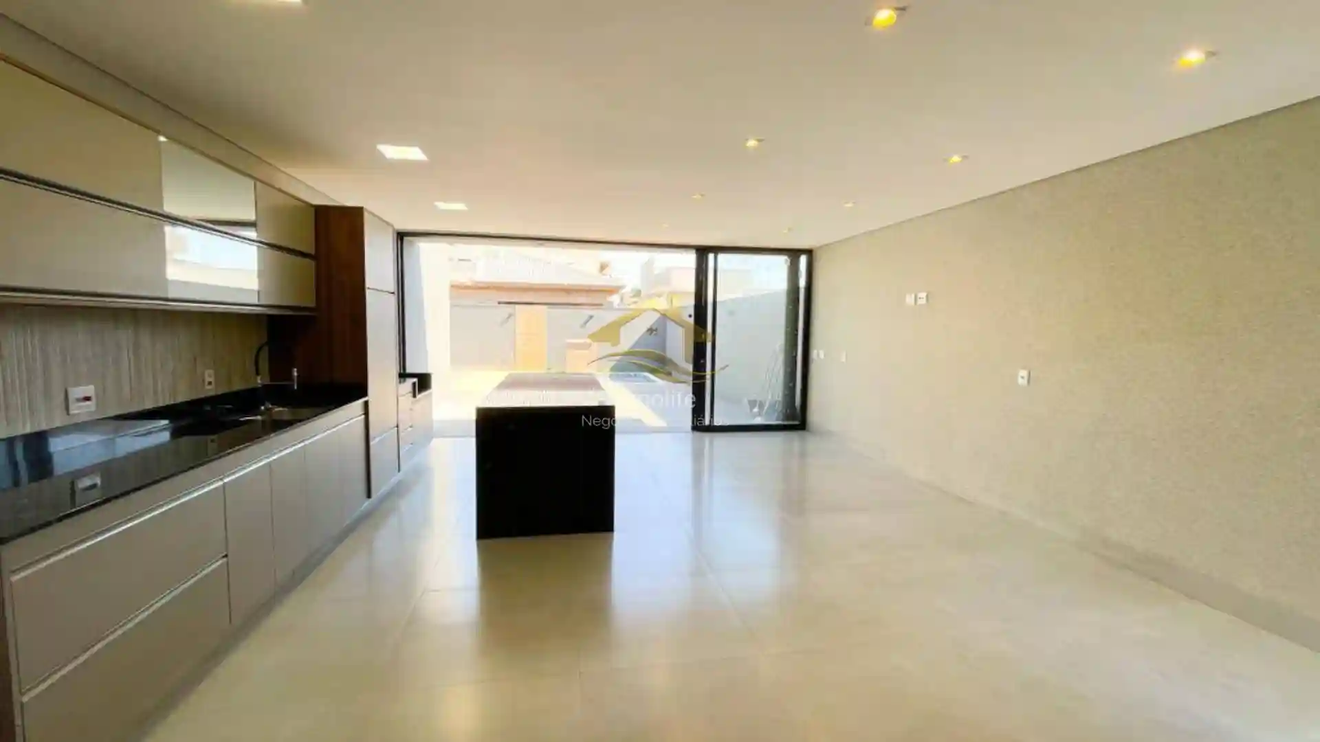 Casa de Condomínio com 3 quartos à venda, 250m² — foto 20 de 40