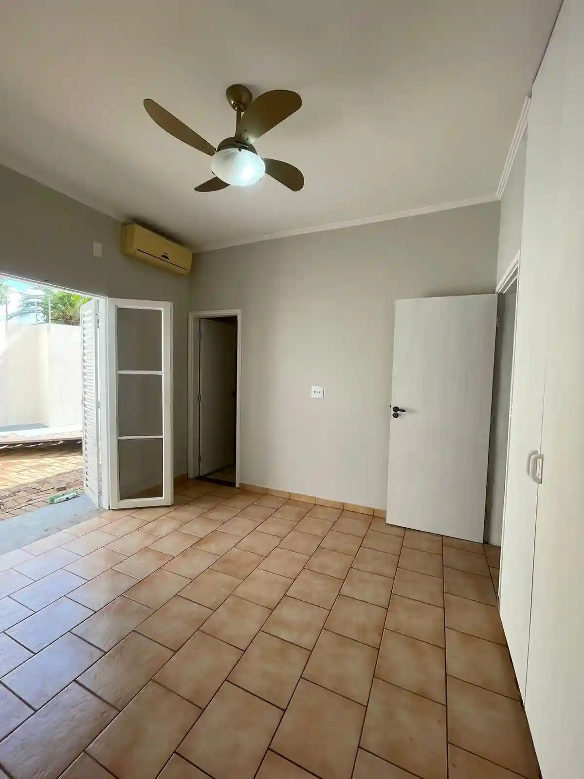 Casa com 3 quartos à venda, 450m² — foto 24 de 29