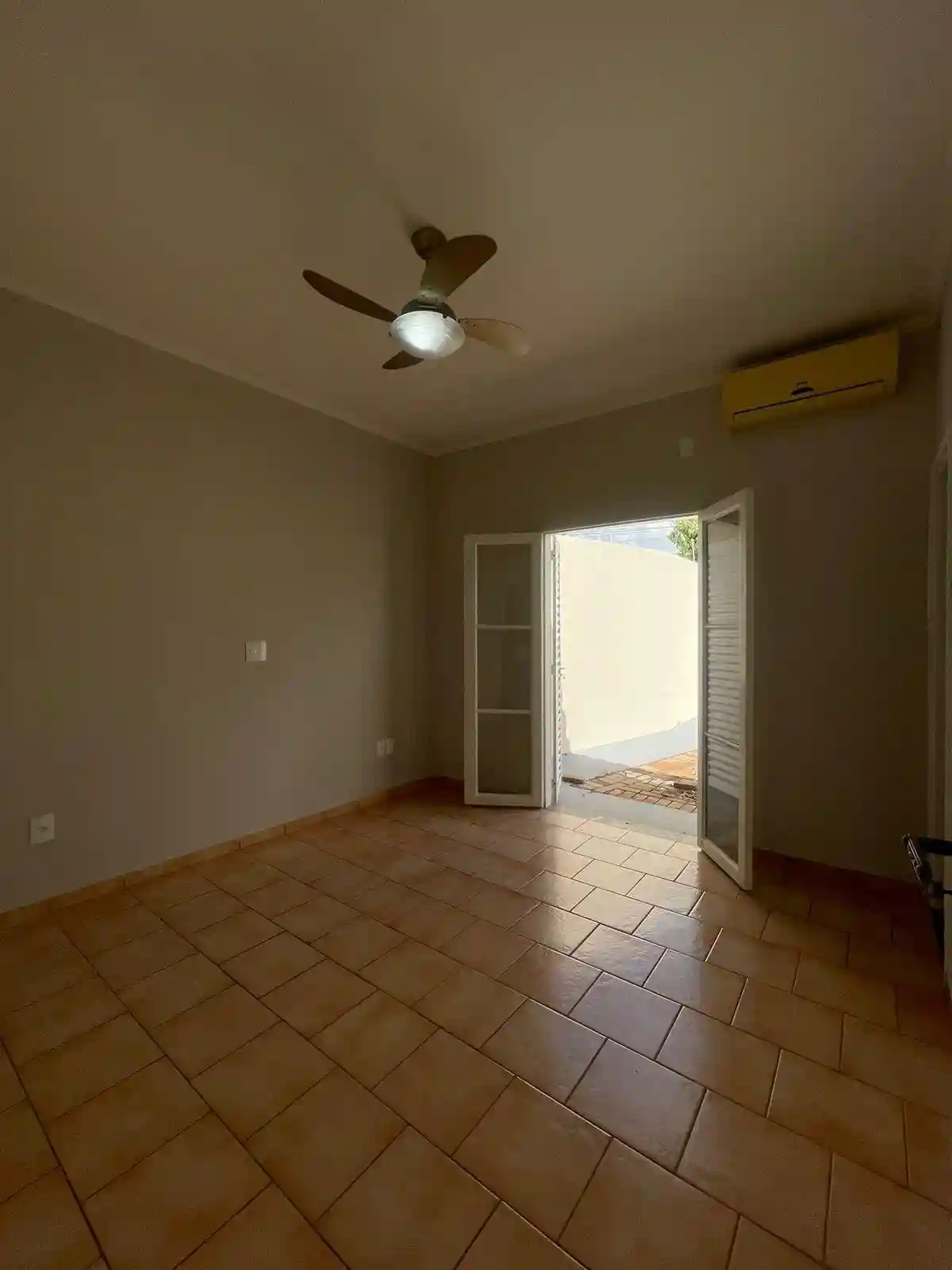 Casa com 3 quartos à venda, 450m² — foto 15 de 29
