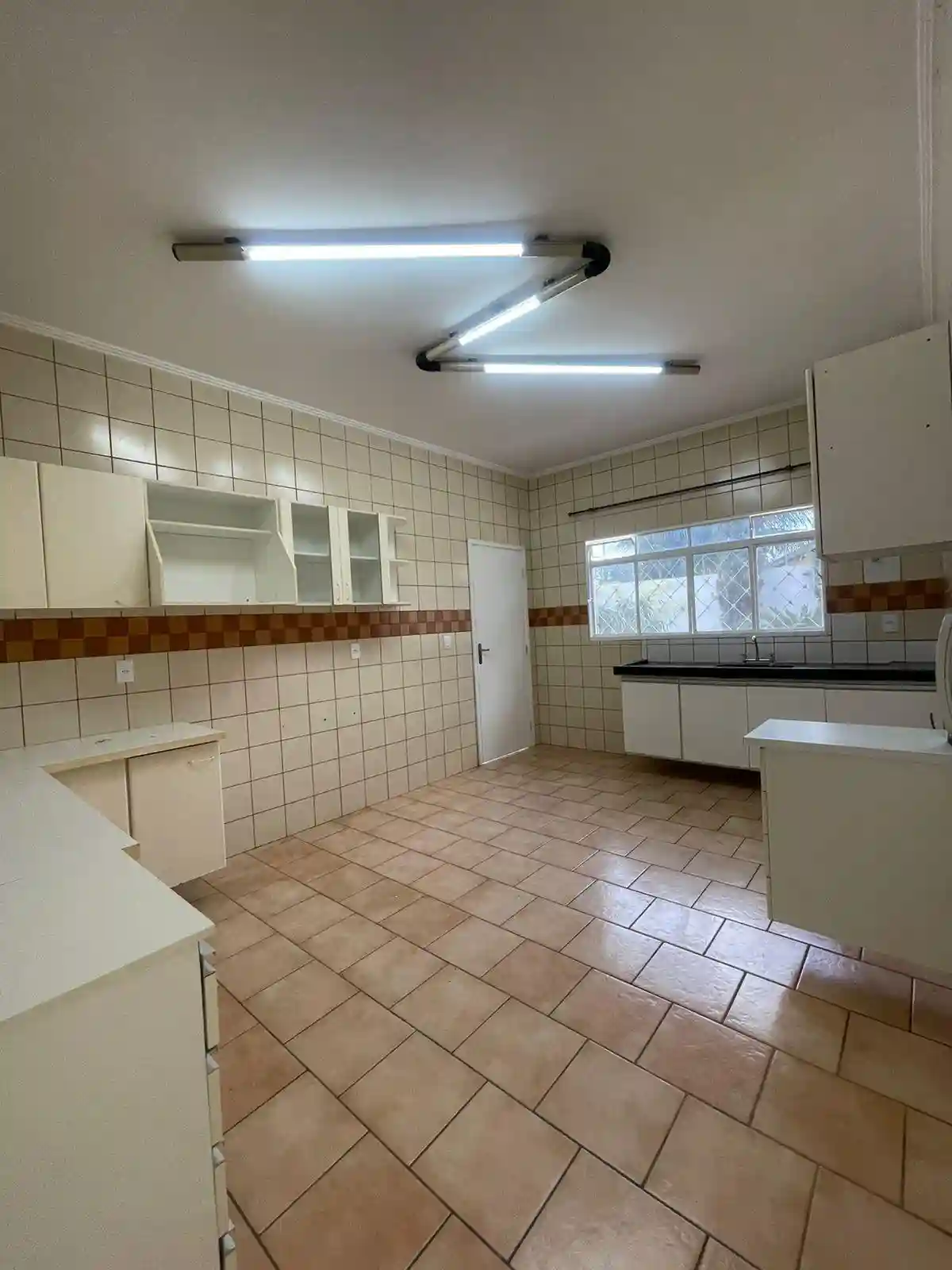 Casa com 3 quartos à venda, 450m² — foto 14 de 29