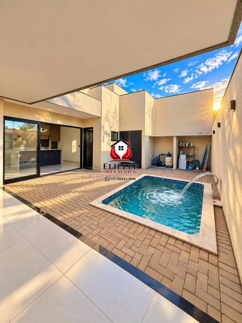 Casa com 3 quartos à venda, 126m² — foto 2 de 25