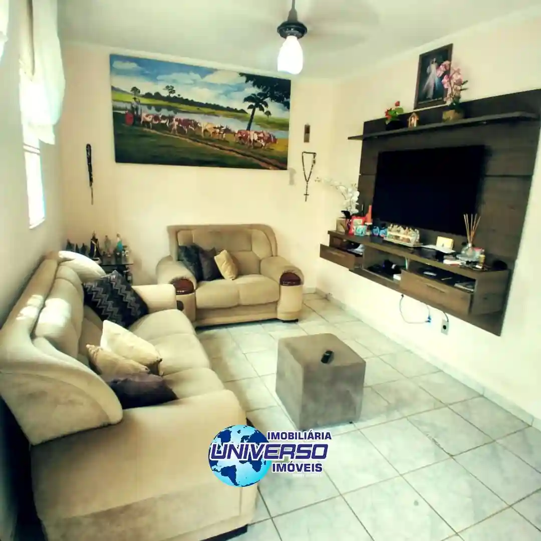 Casa com 3 quartos à venda, 80m² — foto 1 de 9