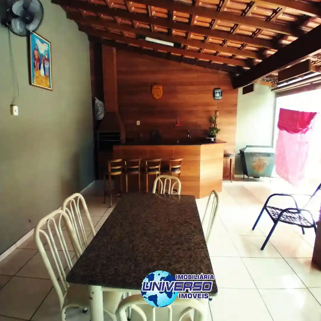 Casa com 3 quartos à venda, 80m² — foto 2 de 9
