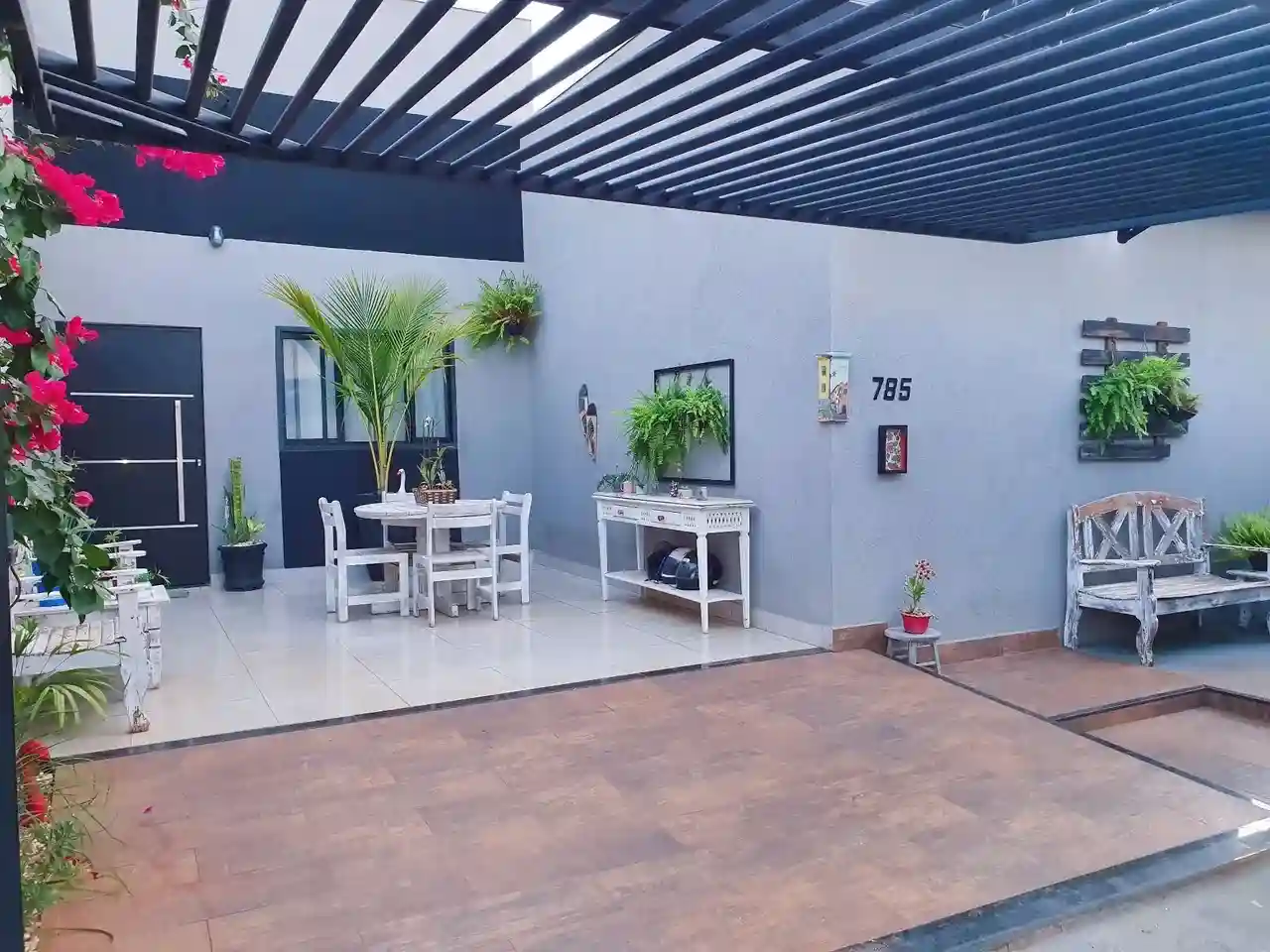 Casa com 3 quartos à venda, 220m² — foto 1 de 18