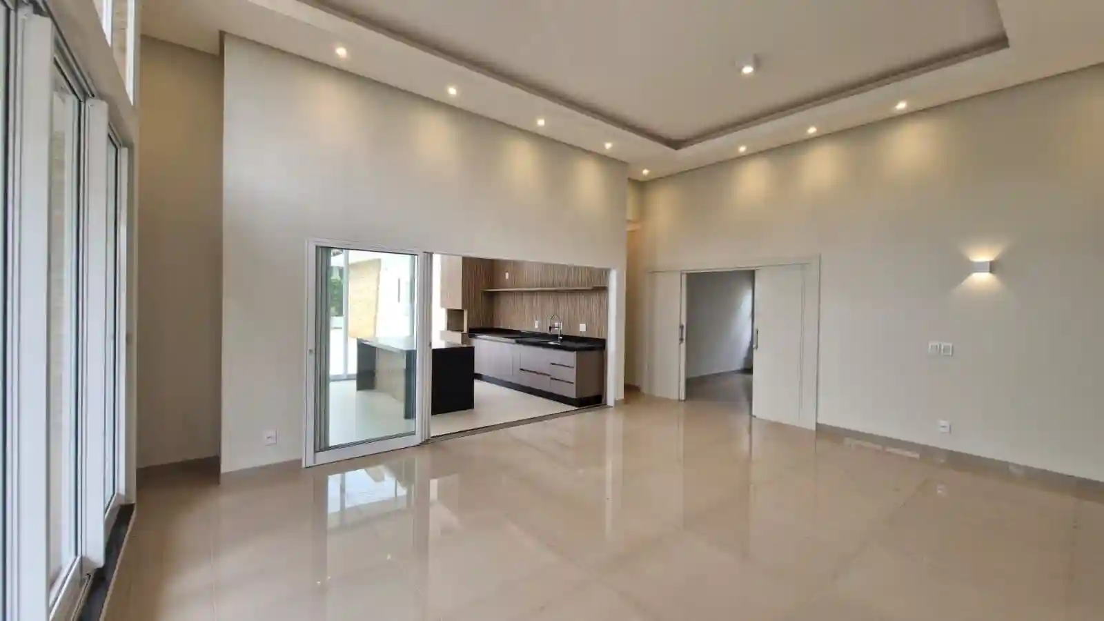 Casa de Condomínio com 4 quartos à venda, 520m² — foto 1 de 29