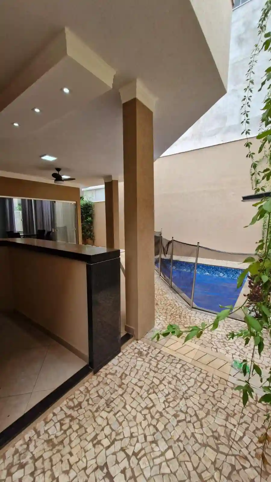 Casa de Condomínio com 3 quartos à venda, 400m² — foto 13 de 24