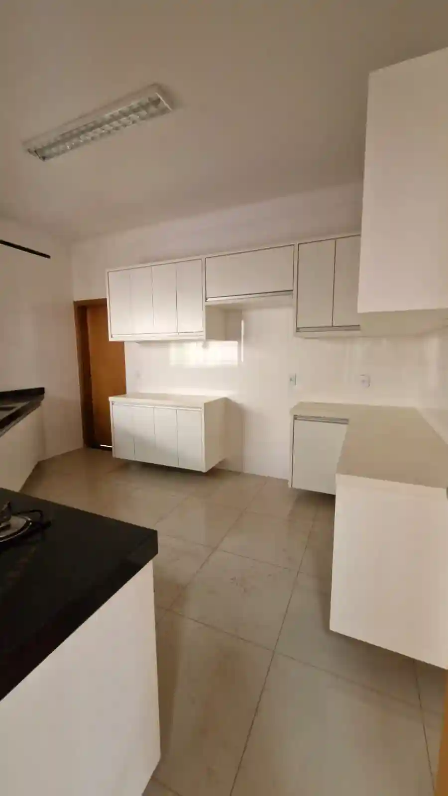 Casa de Condomínio com 3 quartos à venda, 400m² — foto 3 de 24