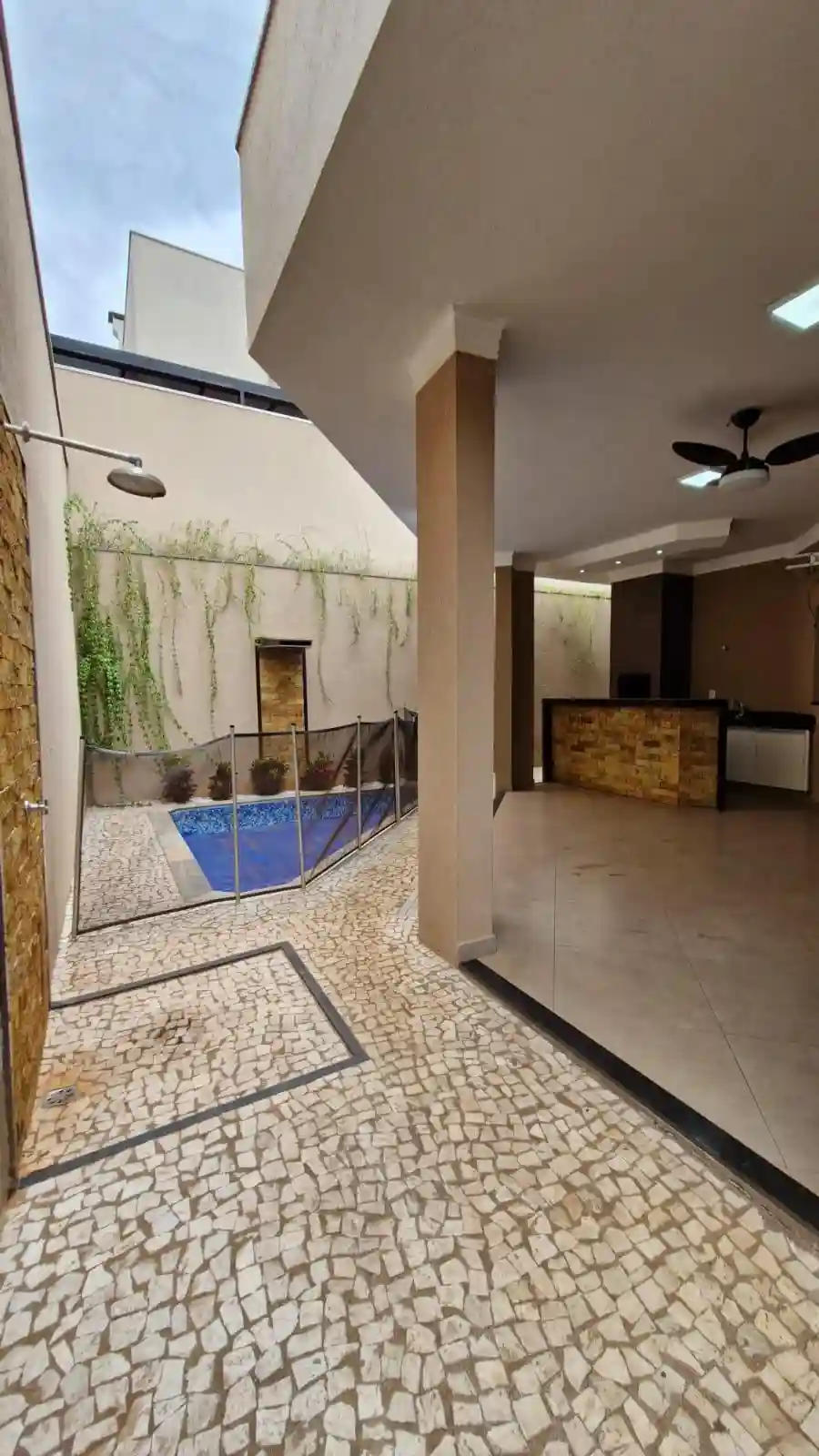 Casa de Condomínio com 3 quartos à venda, 400m² — foto 8 de 24