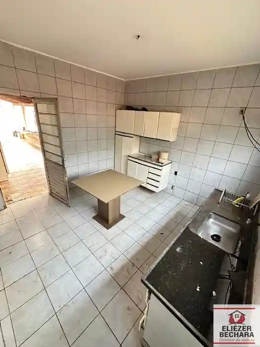 Casa com 3 quartos à venda, 112m² — foto 2 de 16