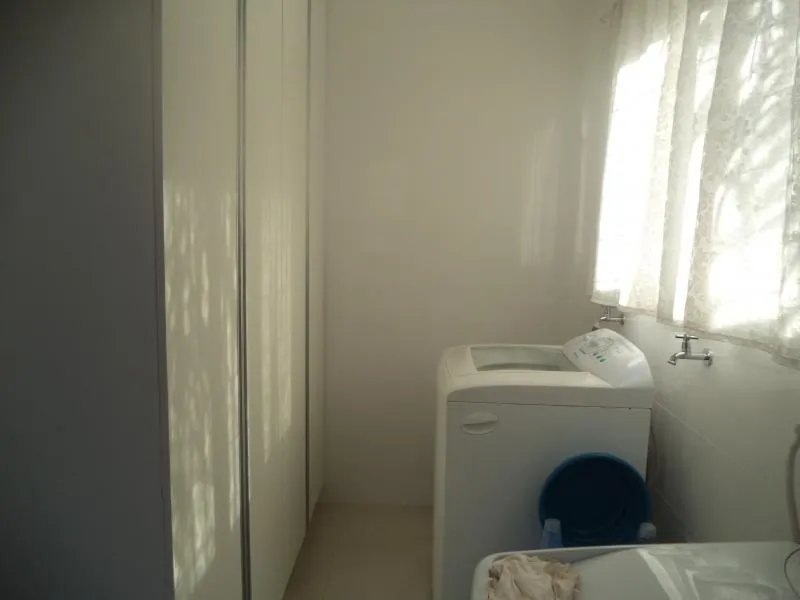 Casa à venda — foto 2 de 4