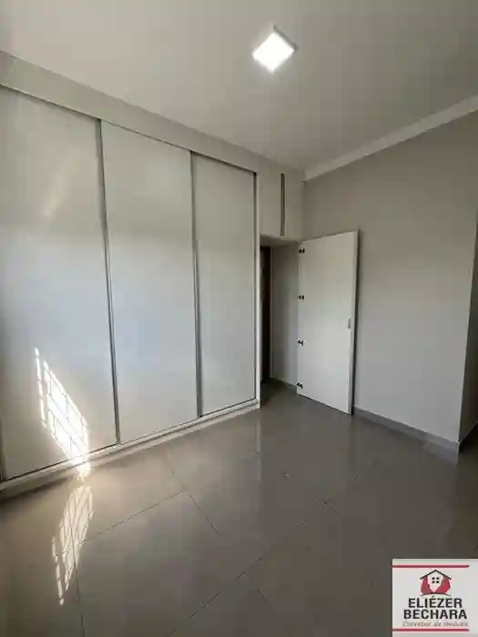 Casa com 3 quartos à venda, 112m² — foto 3 de 8