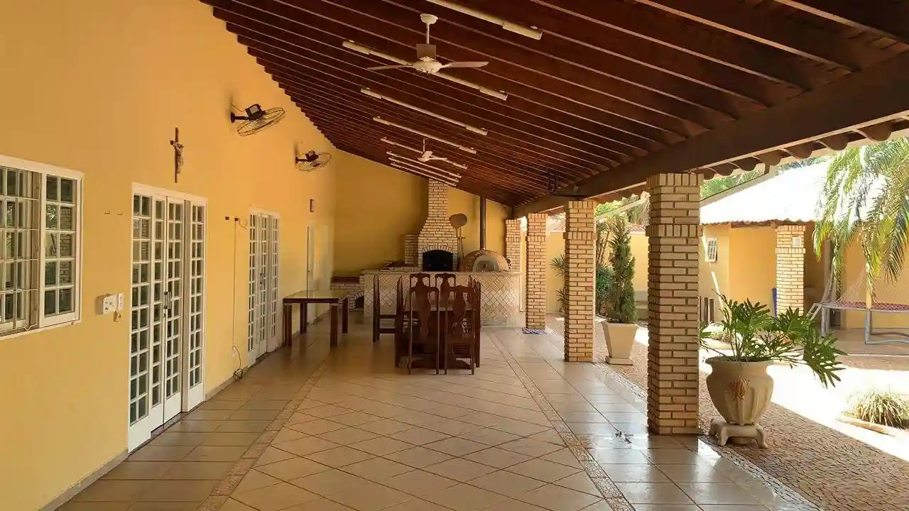 Fazenda / Sítio / Chácara com 3 quartos à venda, 1000m² — foto 15 de 17