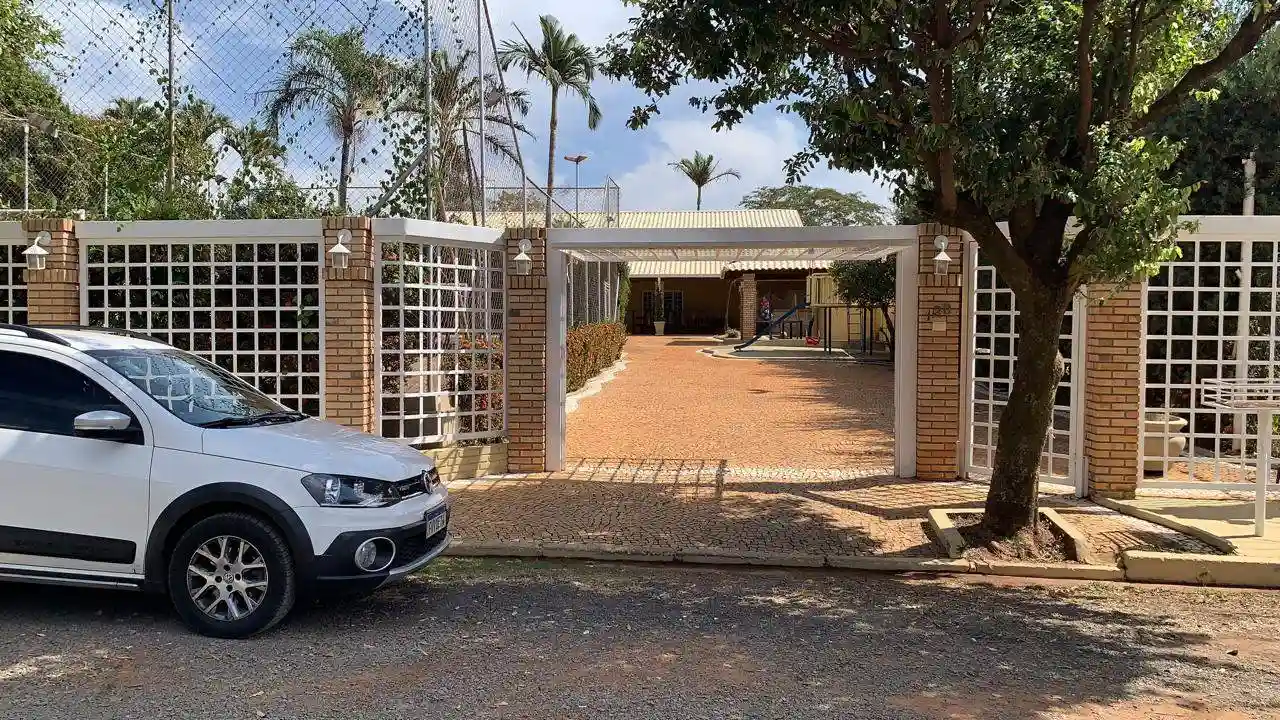 Fazenda / Sítio / Chácara com 3 quartos à venda, 1000m² — foto 2 de 17