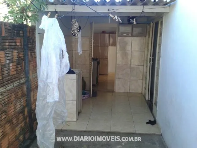 Casa à venda — foto 1 de 2