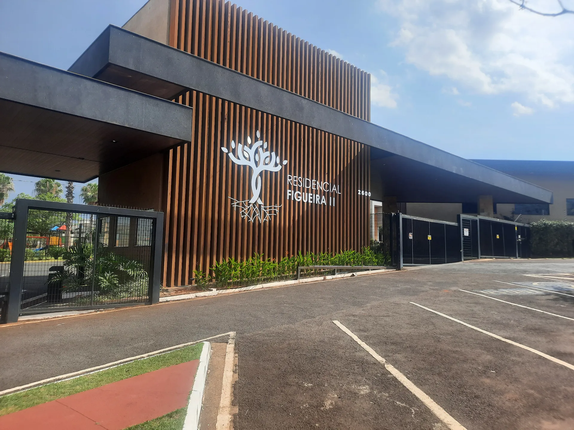 Casa de Condomínio à venda, 153m² — foto 1 de 20