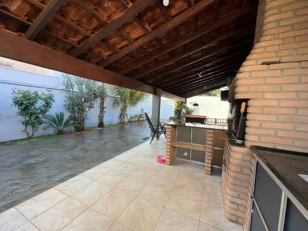 Casa com 3 quartos à venda, 341m² — foto 7 de 10