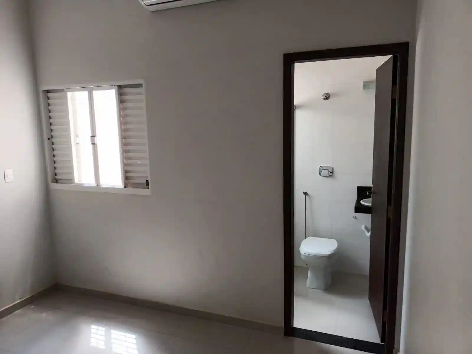 Casa de Condomínio com 3 quartos à venda, 253m² — foto 14 de 23