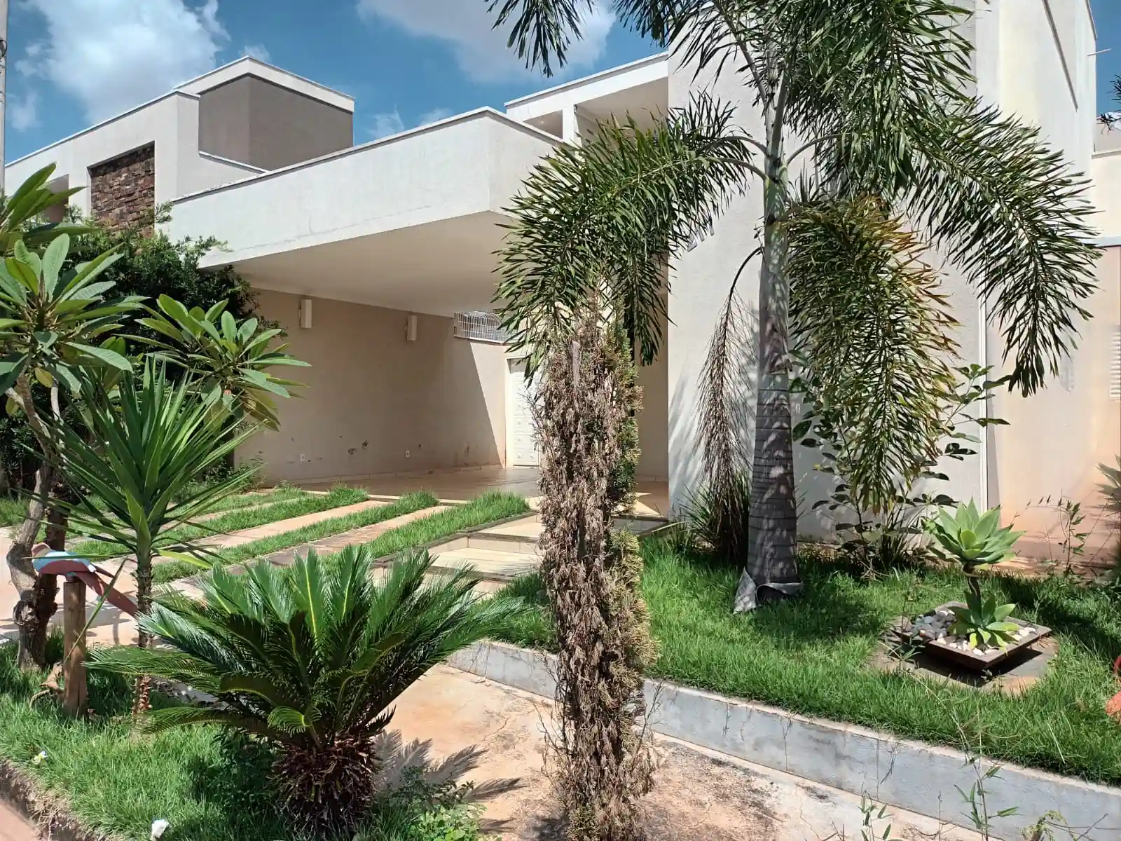 Casa de Condomínio com 3 quartos à venda, 253m² — foto 2 de 23